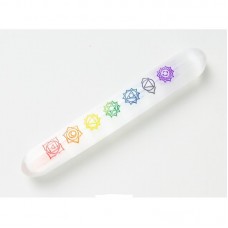 Baghetă de masaj din cristal selenit, 7 chakre - 15 cm
